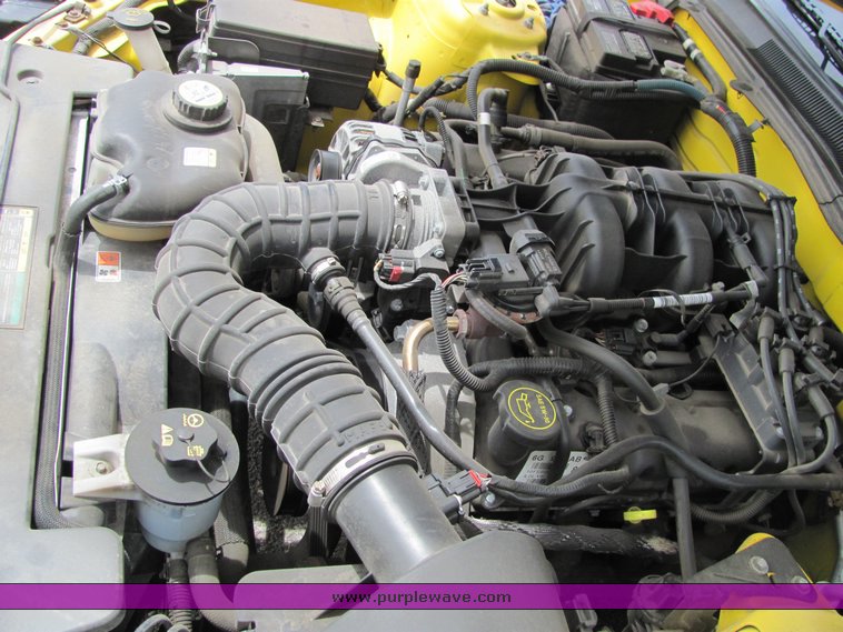 image for item 6018 2006 Ford Mustang