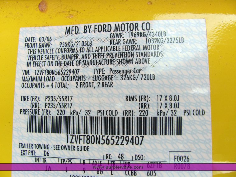 image for item 6018 2006 Ford Mustang