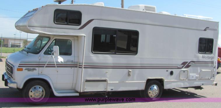 image for item 6188 1994 Chevrolet G30 Montego motor home