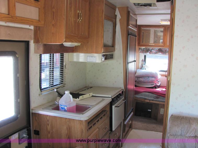 image for item 6188 1994 Chevrolet G30 Montego motor home