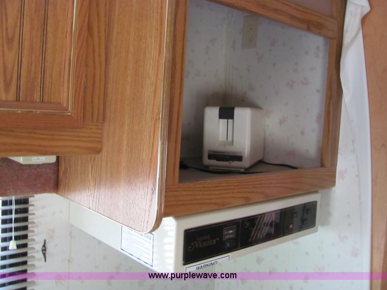 image for item 6188 1994 Chevrolet G30 Montego motor home