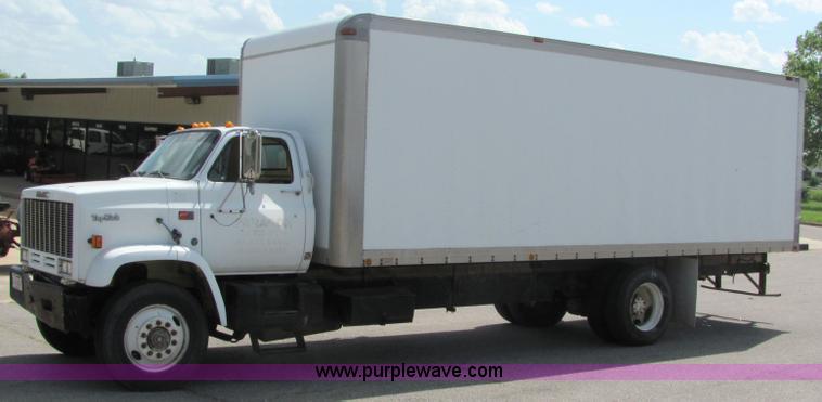 image for item 6680 1989 GMC 7000 Top Kick box truck