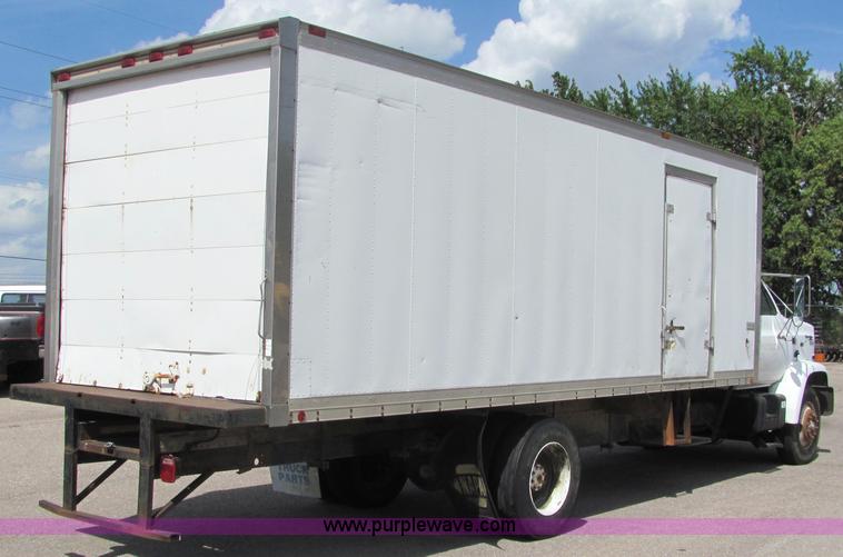image for item 6680 1989 GMC 7000 Top Kick box truck