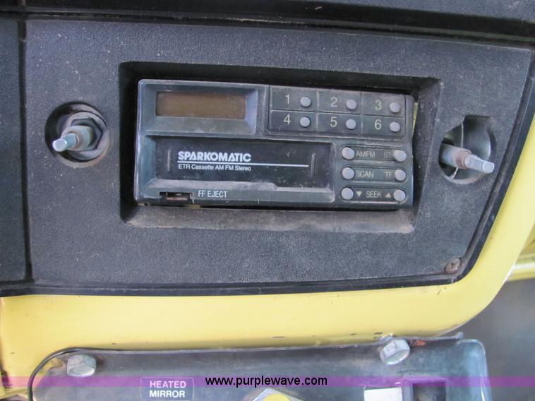 image for item 6680 1989 GMC 7000 Top Kick box truck