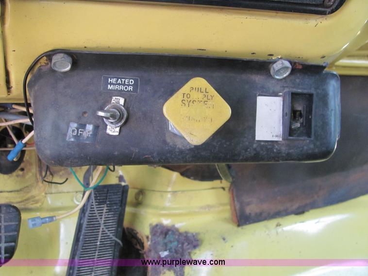 image for item 6680 1989 GMC 7000 Top Kick box truck