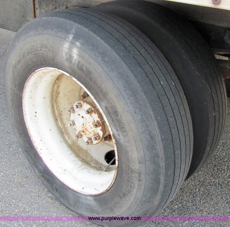 image for item 6680 1989 GMC 7000 Top Kick box truck