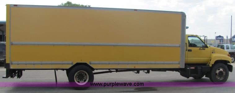 image for item 6681 1997 GMC C7H042 Top Kick box truck