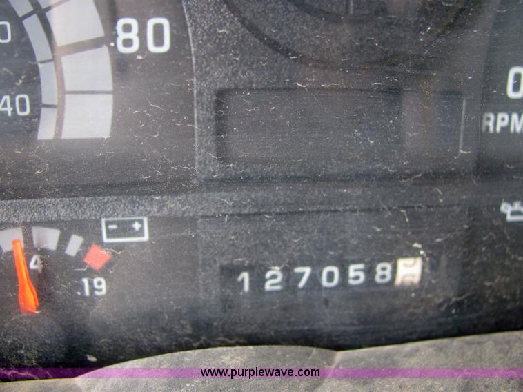 image for item 6681 1997 GMC C7H042 Top Kick box truck