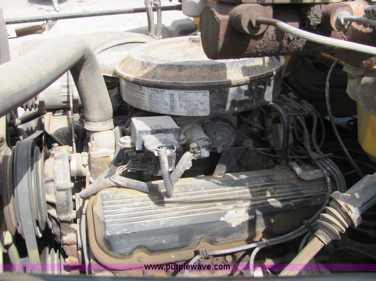 image for item 6681 1997 GMC C7H042 Top Kick box truck
