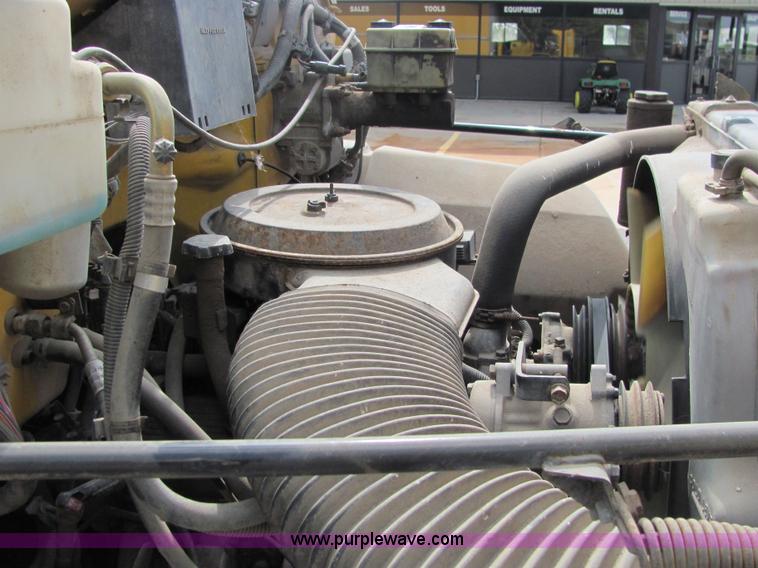 image for item 6681 1997 GMC C7H042 Top Kick box truck