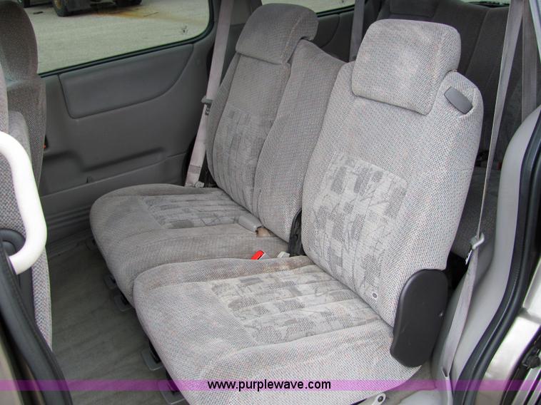 image for item 6733 2004 Pontiac Montana