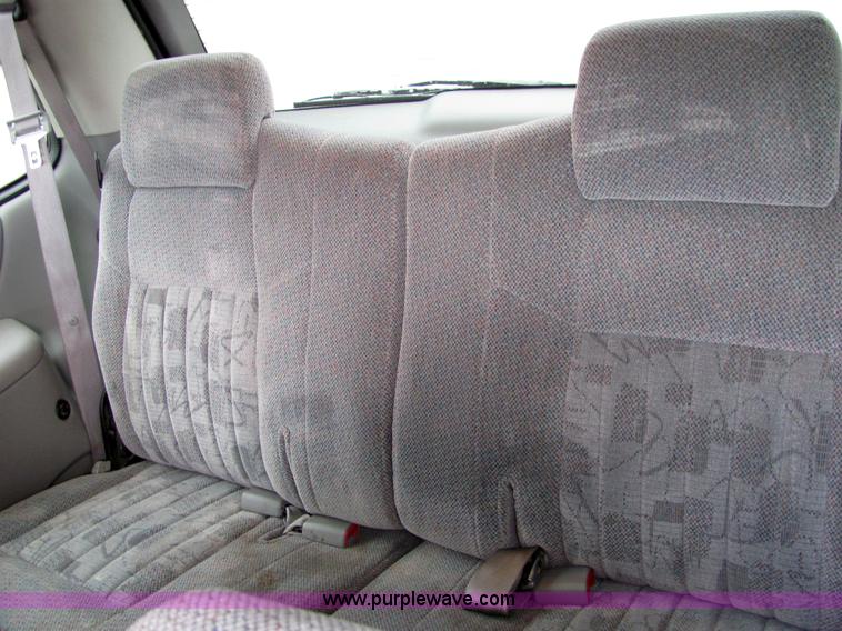 image for item 6733 2004 Pontiac Montana