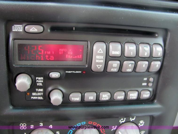 image for item 6733 2004 Pontiac Montana