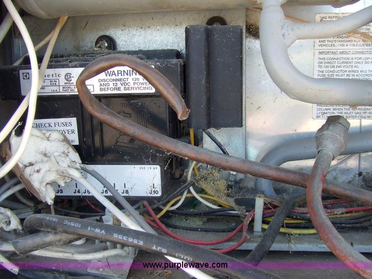 image for item 7118 1992 Carriage Carrie Lite fifth wheel camper