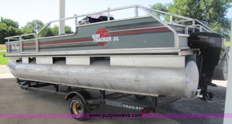 image for item 7158 1990 Bass Buggy Sun Tracker DL pontoon boat