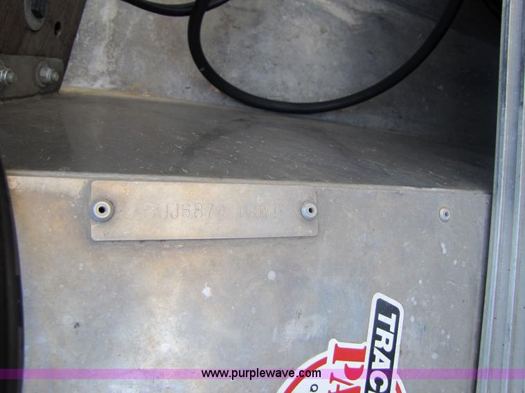 image for item 7158 1990 Bass Buggy Sun Tracker DL pontoon boat