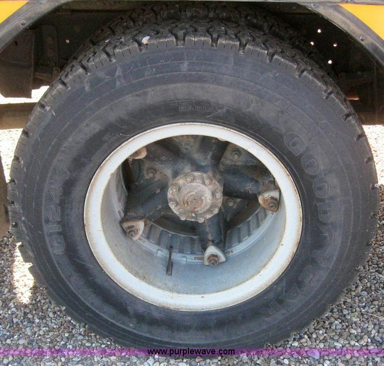 image for item 7715 1992 Ford B700 35 passenger bus