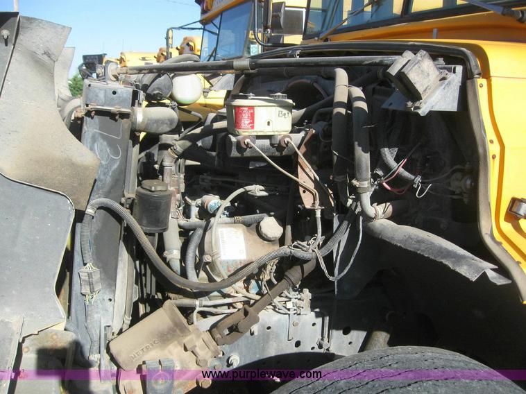 image for item 7716 1990 Chevrolet B6P042 35 passenger school bus