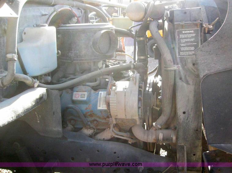 image for item 7716 1990 Chevrolet B6P042 35 passenger school bus