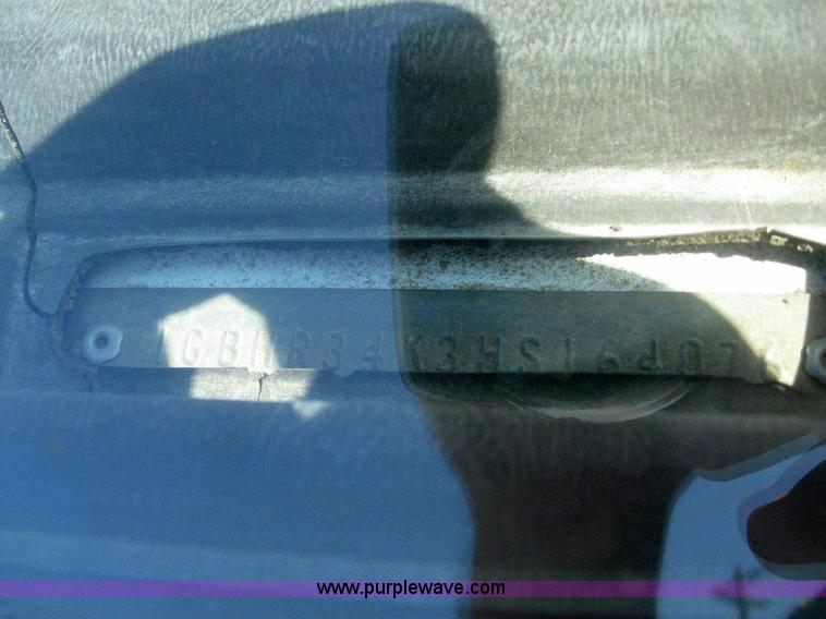 image for item 7719 1987 Chevrolet R30 Custom Deluxe box truck