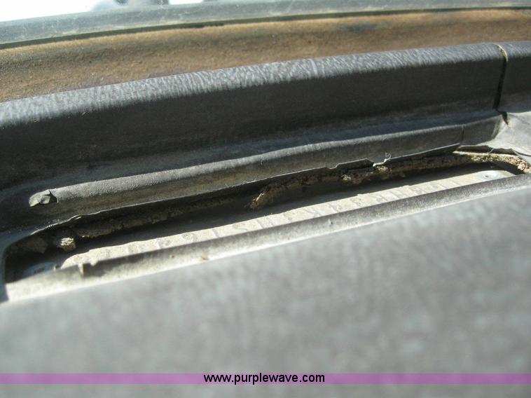 image for item 7719 1987 Chevrolet R30 Custom Deluxe box truck