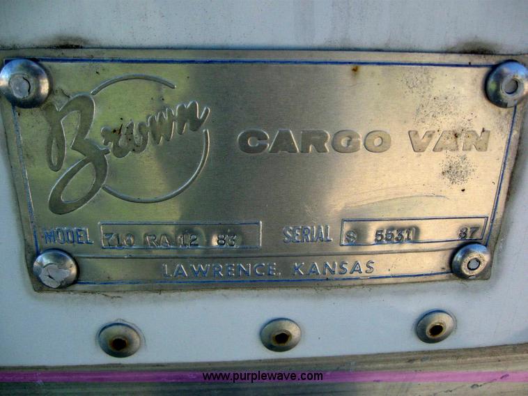 image for item 7719 1987 Chevrolet R30 Custom Deluxe box truck