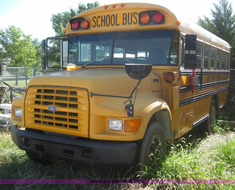 image for item 7720 1995 Ford B800 35 passenger school bus