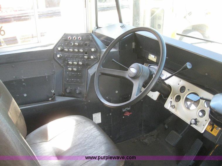 image for item 7720 1995 Ford B800 35 passenger school bus