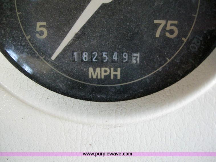 image for item 7720 1995 Ford B800 35 passenger school bus