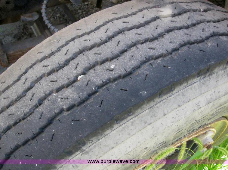 image for item 7720 1995 Ford B800 35 passenger school bus