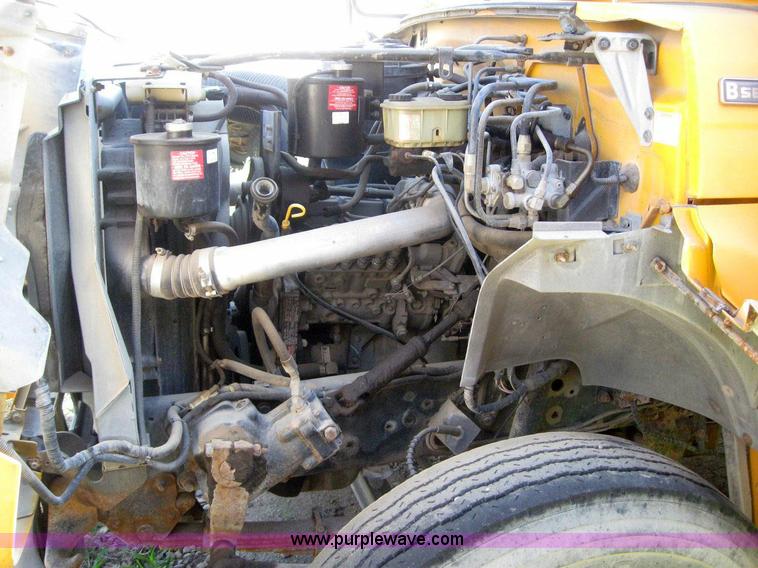 image for item 7720 1995 Ford B800 35 passenger school bus