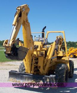 image for item 1000 1999 Vermeer V8550A vibratory plow