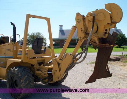 image for item 1000 1999 Vermeer V8550A vibratory plow