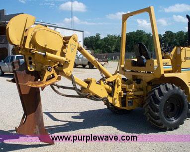 image for item 1000 1999 Vermeer V8550A vibratory plow