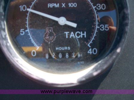 image for item 1000 1999 Vermeer V8550A vibratory plow