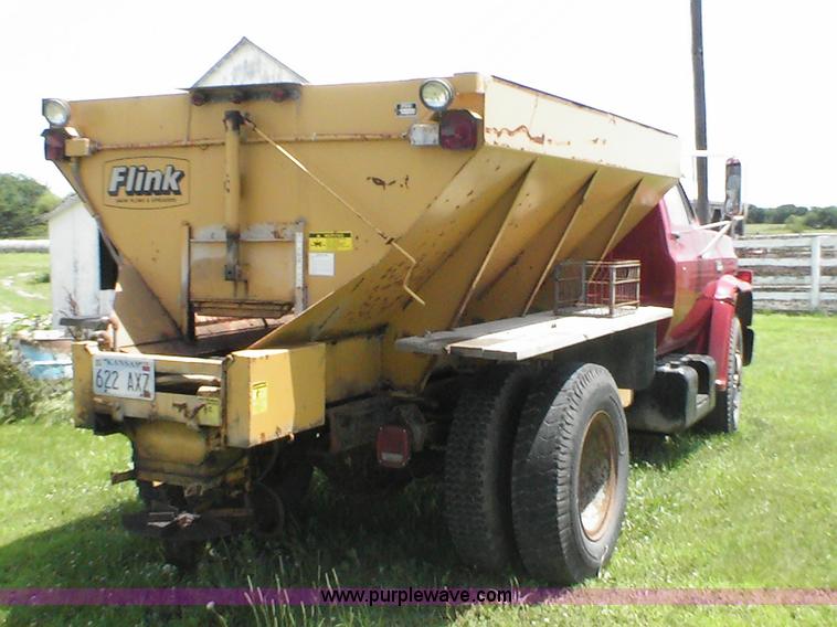 image for item 1003 1973 GMC 6000 truck