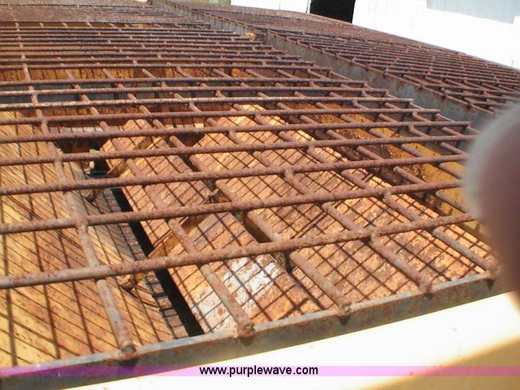 image for item 1003 1973 GMC 6000 truck