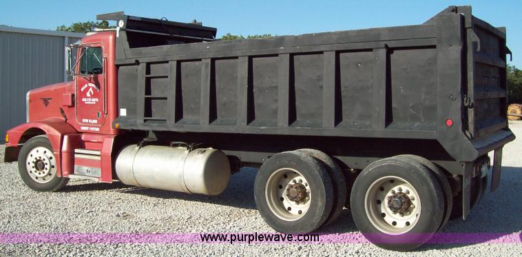 image for item 1007 1989 Peterbilt Conventional 377 dump truck