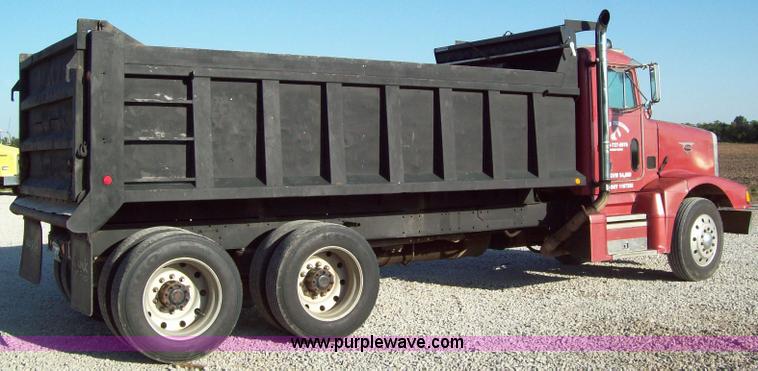 image for item 1007 1989 Peterbilt Conventional 377 dump truck