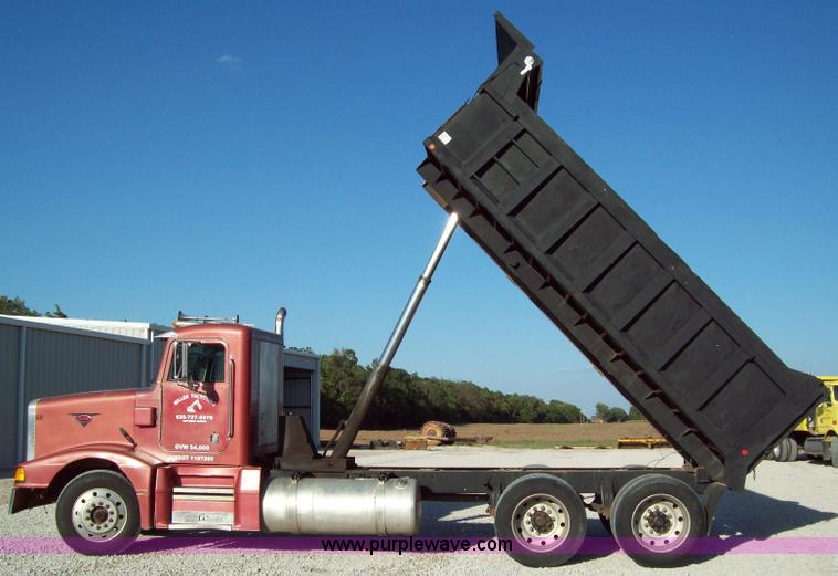 image for item 1007 1989 Peterbilt Conventional 377 dump truck