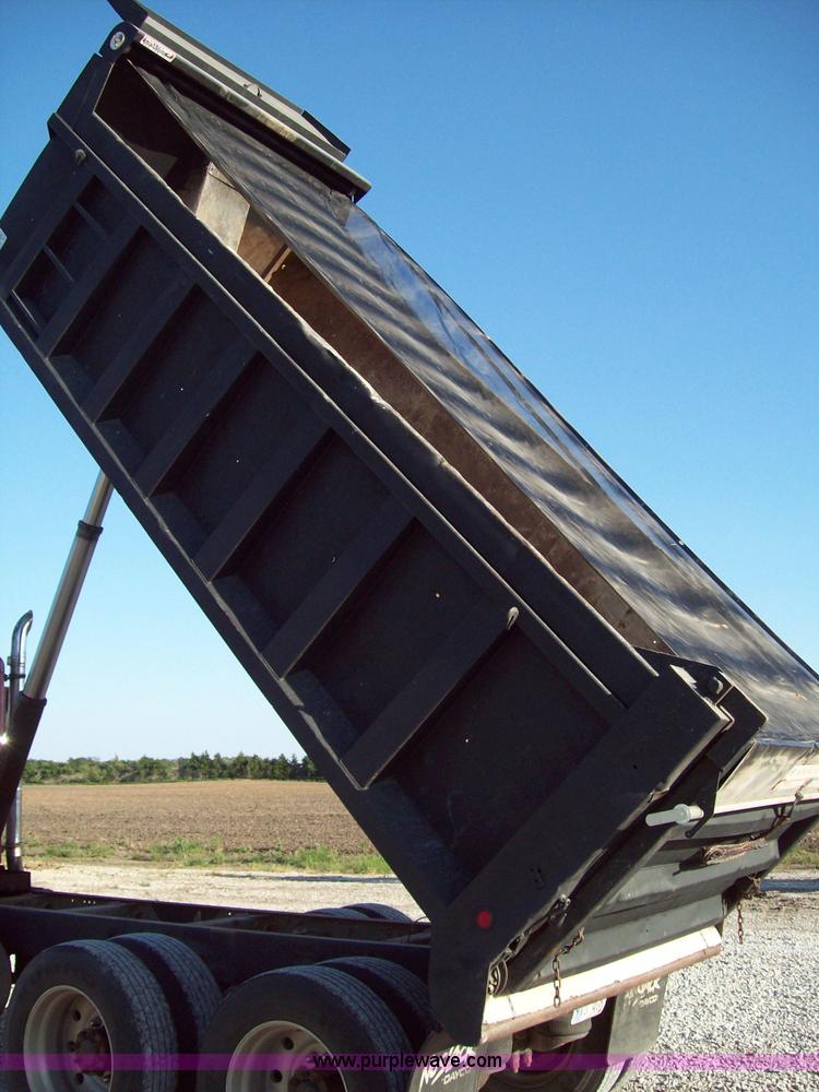 image for item 1007 1989 Peterbilt Conventional 377 dump truck