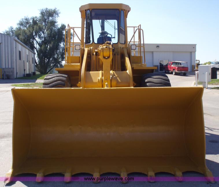 image for item 1750 1982 Caterpillar 966D wheel loader