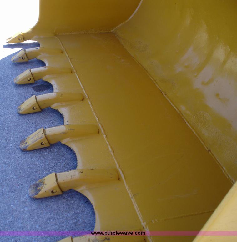 image for item 1750 1982 Caterpillar 966D wheel loader