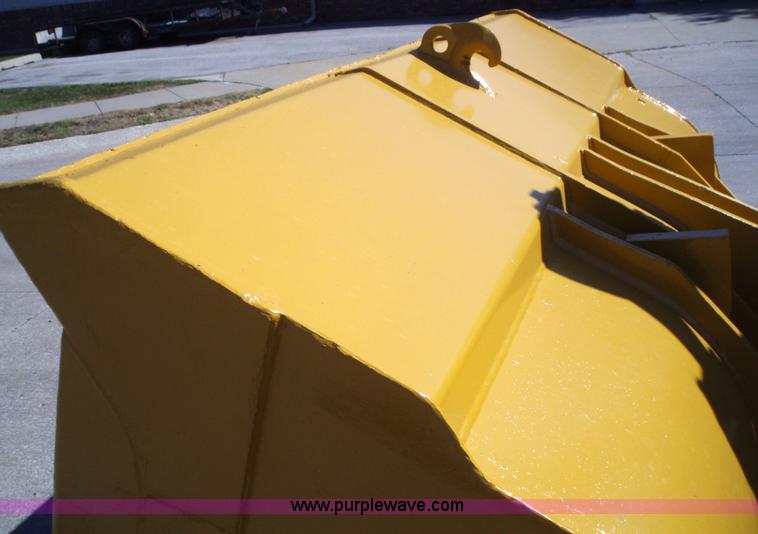 image for item 1750 1982 Caterpillar 966D wheel loader