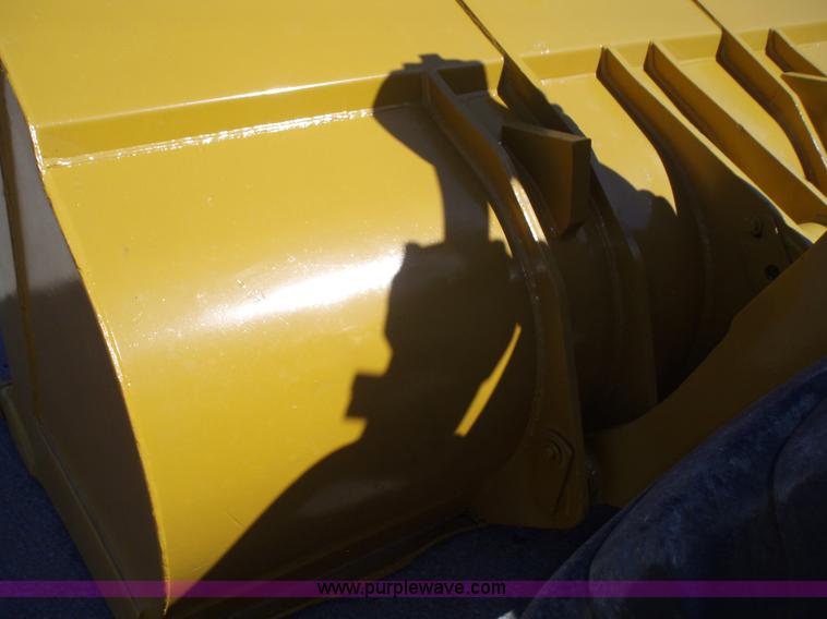 image for item 1750 1982 Caterpillar 966D wheel loader