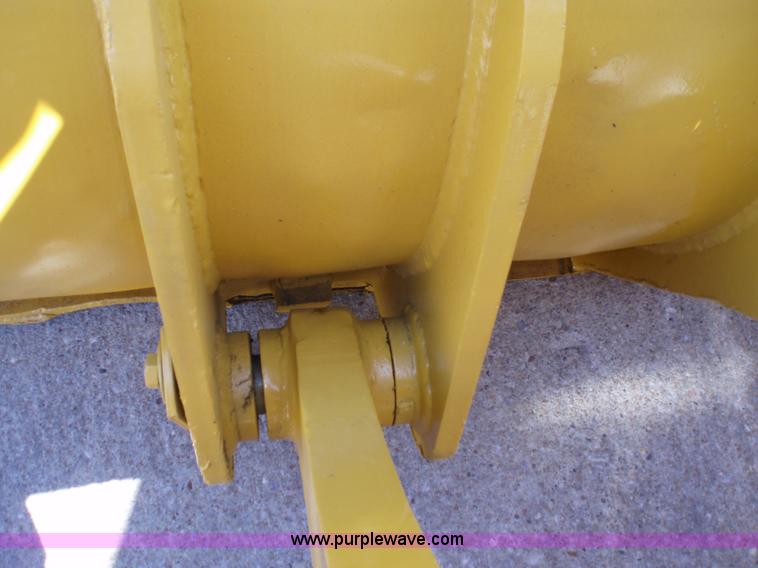 image for item 1750 1982 Caterpillar 966D wheel loader