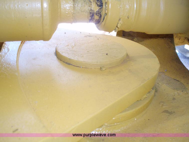 image for item 1750 1982 Caterpillar 966D wheel loader