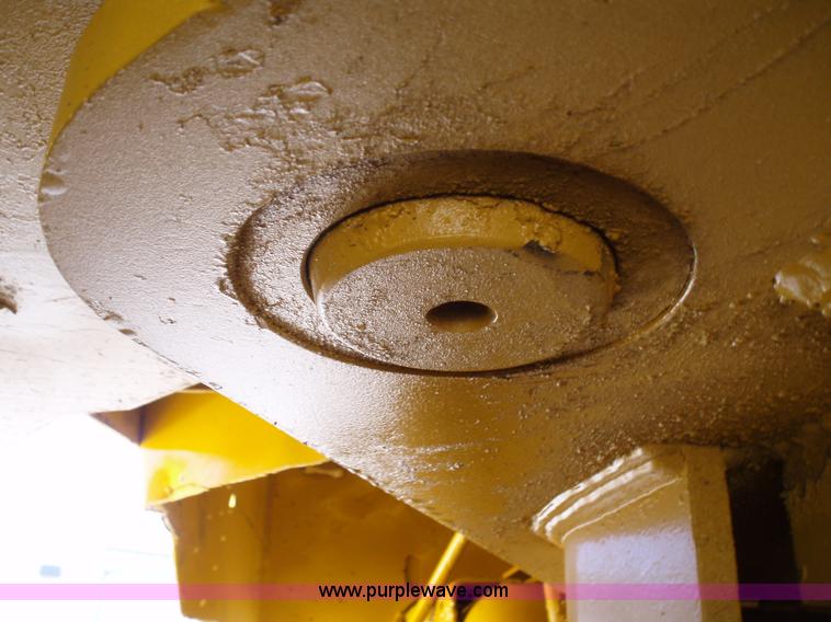 image for item 1750 1982 Caterpillar 966D wheel loader