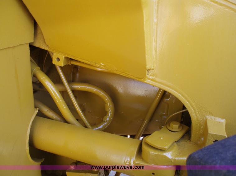 image for item 1750 1982 Caterpillar 966D wheel loader