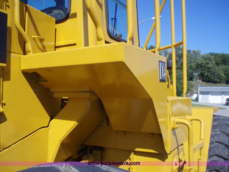 image for item 1750 1982 Caterpillar 966D wheel loader